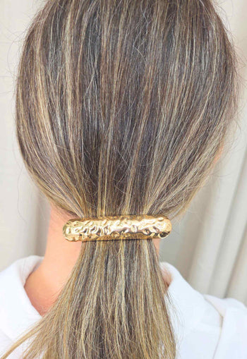 Presilha Lani: Elegante de Metal no Dourado | Sahara Acessórios