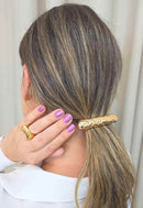 Presilha Lani: Elegante de Metal no Dourado | Sahara Acessórios