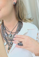 Maxi Colar Assunção: Mix de Correntes, Pedras Hematite e Black Diamond no Grafite | Design By Sahara