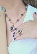 Colar Barcelona com cristais azuis e pêssego banhado no vintage