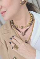 Colar Doha gold com bolas marrons e correntes douradas