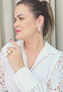 Brinco Musa de gota cristal e franjas douradas