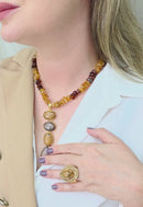 Colar Nuria de cascalhos de resina com gotas marrons
