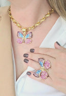 Colar de borboleta Indira classic com pedras coloridas banhado no dourado