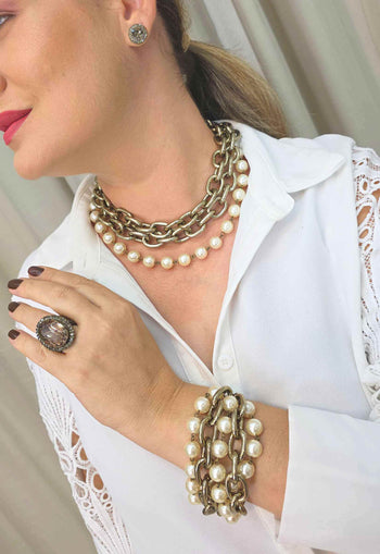 Pulseira Audácia com Pérolas e Corrente Ouro Velho - Peça Artesanal Exclusiva