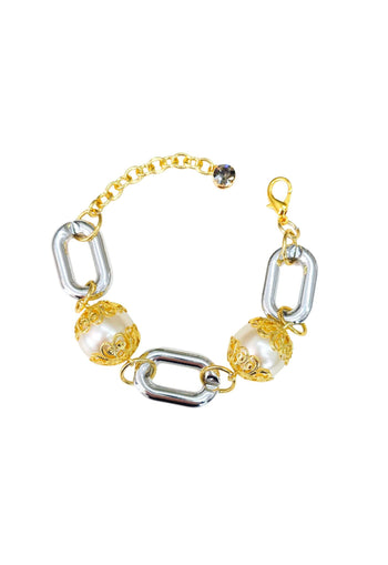 Pulseira Singular clássica de perolas com detalhes em dourado e elos prata