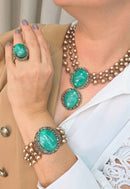 Pulseira Beatriz Pérolas Nude com Pedras Verde Água Ouro Velho | Sahara Acessórios