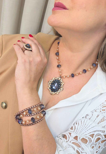 Pulseira Ibiza estilo Clássico: Venezianas e Cristais Azuis e Pêssego no Vintage | Sahara Acessórios