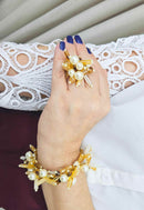 Pulseira Olinda com perolas, miçangas e corrente dourada