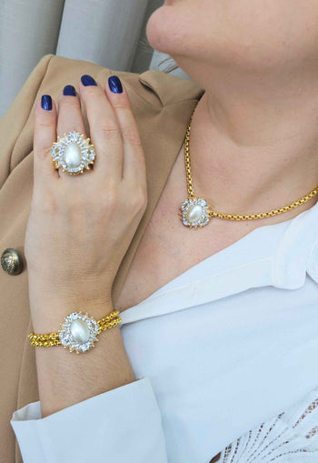 Pulseira Paulina de pingente com perolas e veneziana dourada