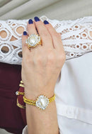 Pulseira Paulina de pingente com perolas e veneziana dourada