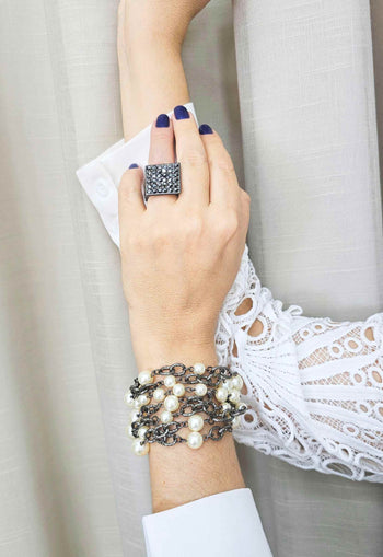 Pulseira Momentos de correntaria grafite com perolas