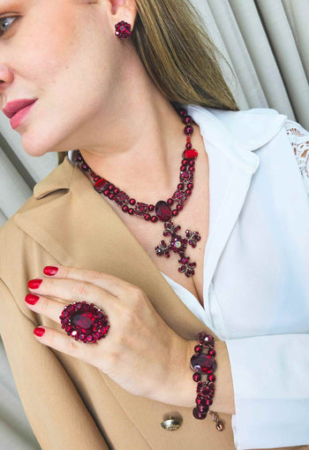 Pulseira Fátima de pedras vermelhas banhada no vintage