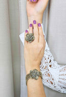 Pulseira Petra de flor com pedras black diamond e correntes ouro velho