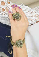 Pulseira Petra de flor com pedras black diamond e correntes ouro velho